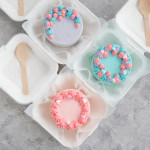 plusieurs bento cake dans leurs boites