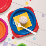 composition assiette couleur rouge