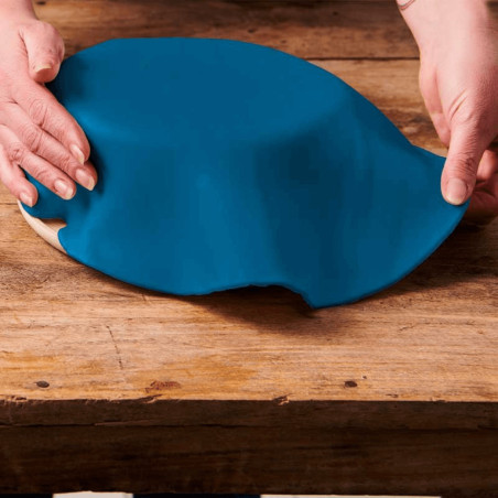 pate-a-sucre-bleu-marine-en-rouleau-funcakes