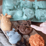 pluiseurs animaux en gâteau