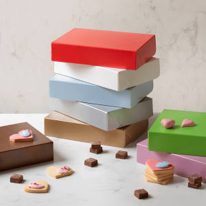 boites à biscuits en carton rigide colorées