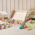 Boîte à biscuits et gâteaux de pâques en carton rigide