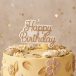 bougie d anniversaire dorée happy birthday sur gateau