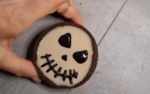 visage de jack skellington sur tartelette halloween